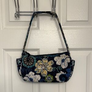 Vera Bradley Blue Mod Floral Maggie Purse